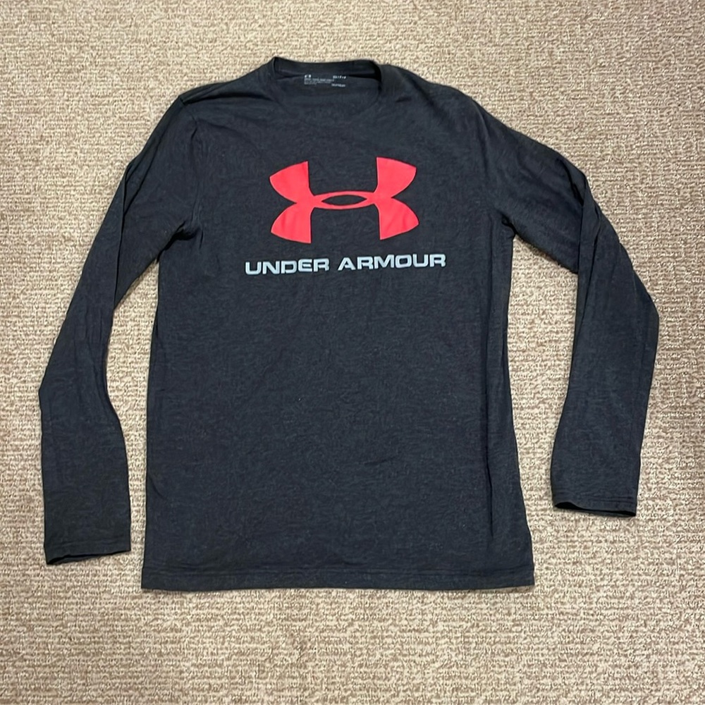 Under Armour Size S Long Sleeve Tee